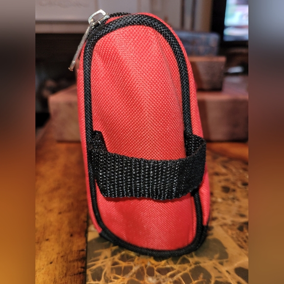 NASCAR overnight travel bag - Picture 4 of 8